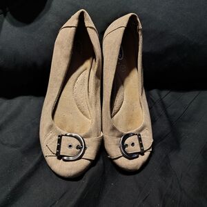 Dr. Scholl's Tan Flats with Buckle Accent